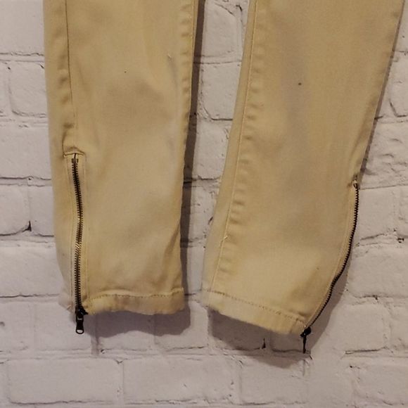 Khaki pants ( Any 5 Items For $20 ) - Picture 3 of 4